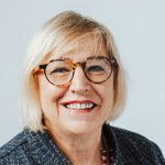 Författarporträtt: Eleanor Buchanan, De fyra systrarna