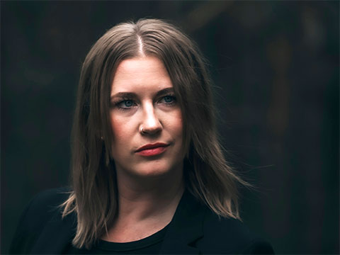 Författarfoto: Hannah A Helseth, Mordet på Raggarkungen