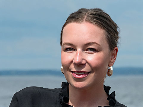 Författarfoto: Linnea Schumacher, I vargens spår